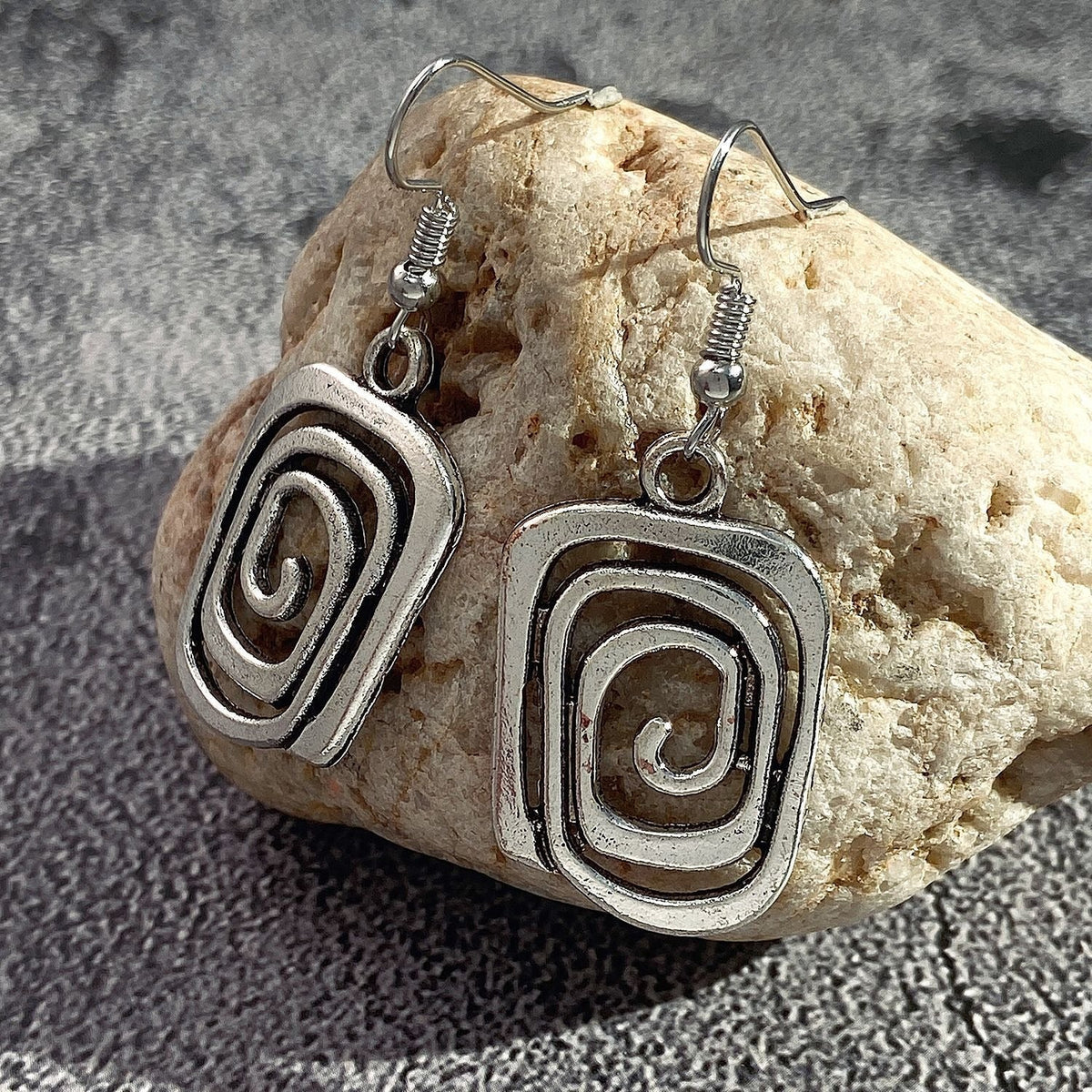 Eva – Retro-Spiralohrringe in Silber