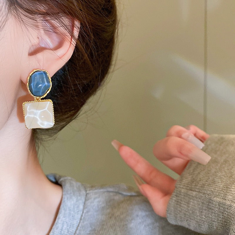 Lianne – Geometrische Emaille-Ohrringe