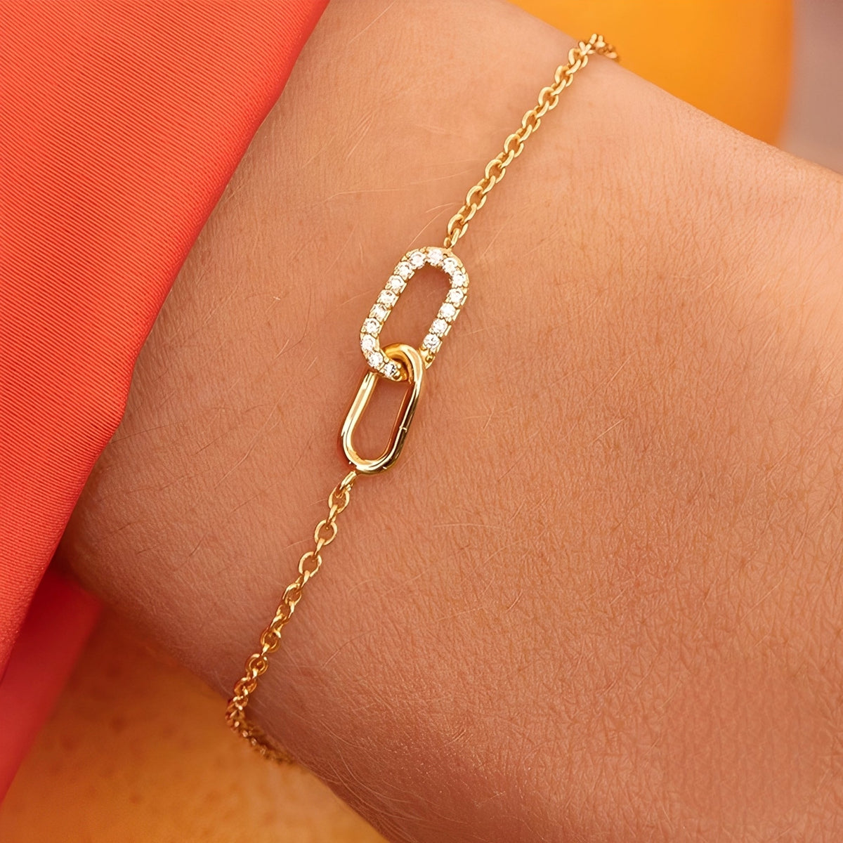 Rina – Armband mit schimmernden Gliedern