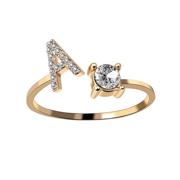 Nyla – Ring mit Buchstaben und Zirkonia