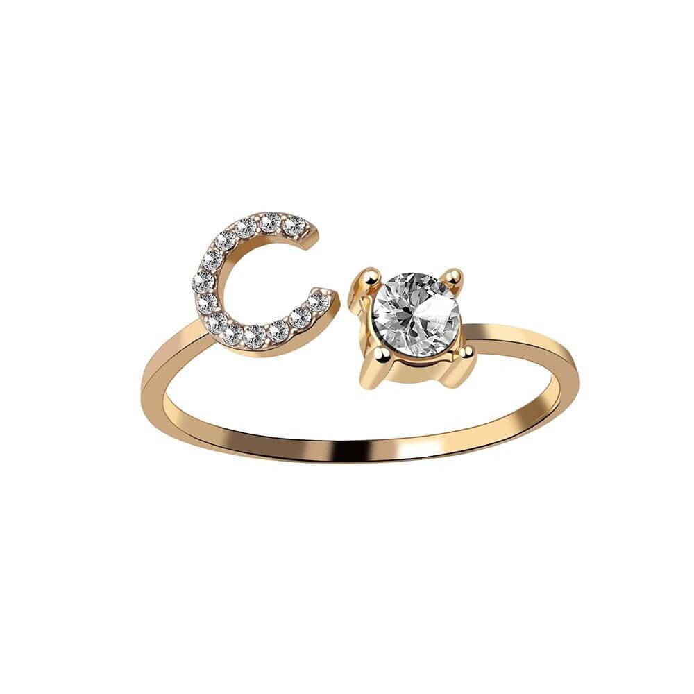 Nyla – Ring mit Buchstaben und Zirkonia