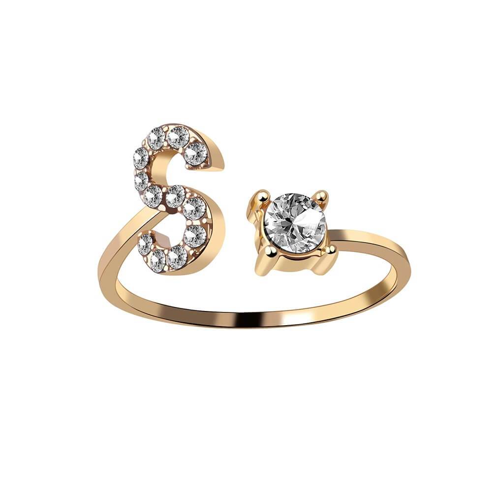 Nyla – Ring mit Buchstaben und Zirkonia