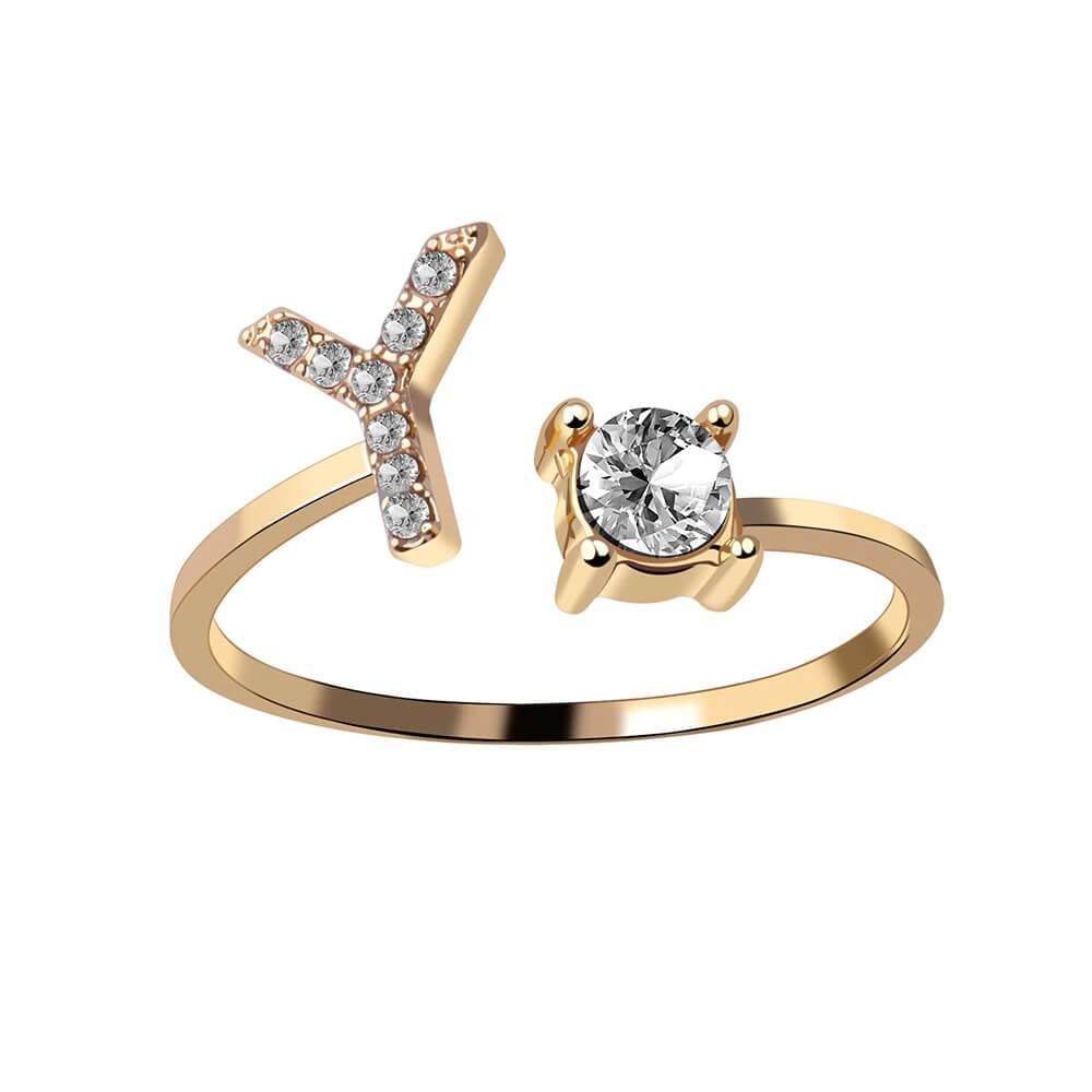 Nyla – Ring mit Buchstaben und Zirkonia