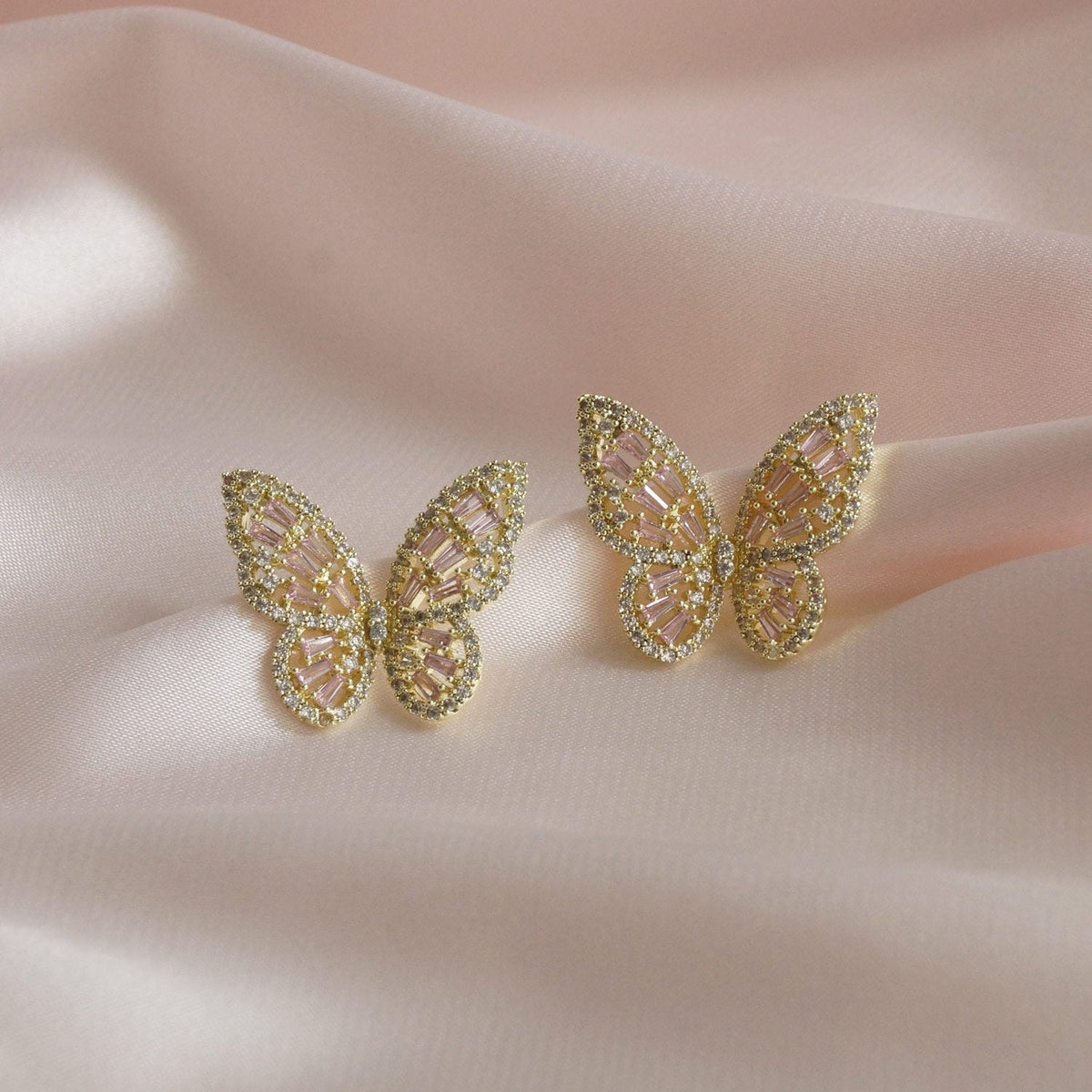 Niamh - Ohrringe mit Schmetterling