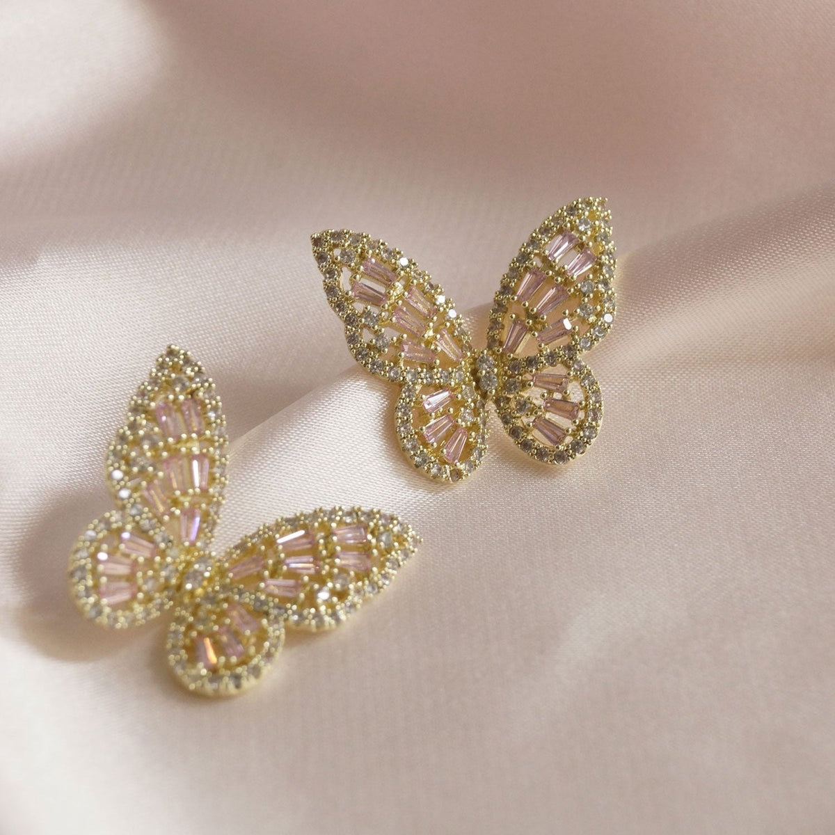 Niamh - Ohrringe mit Schmetterling
