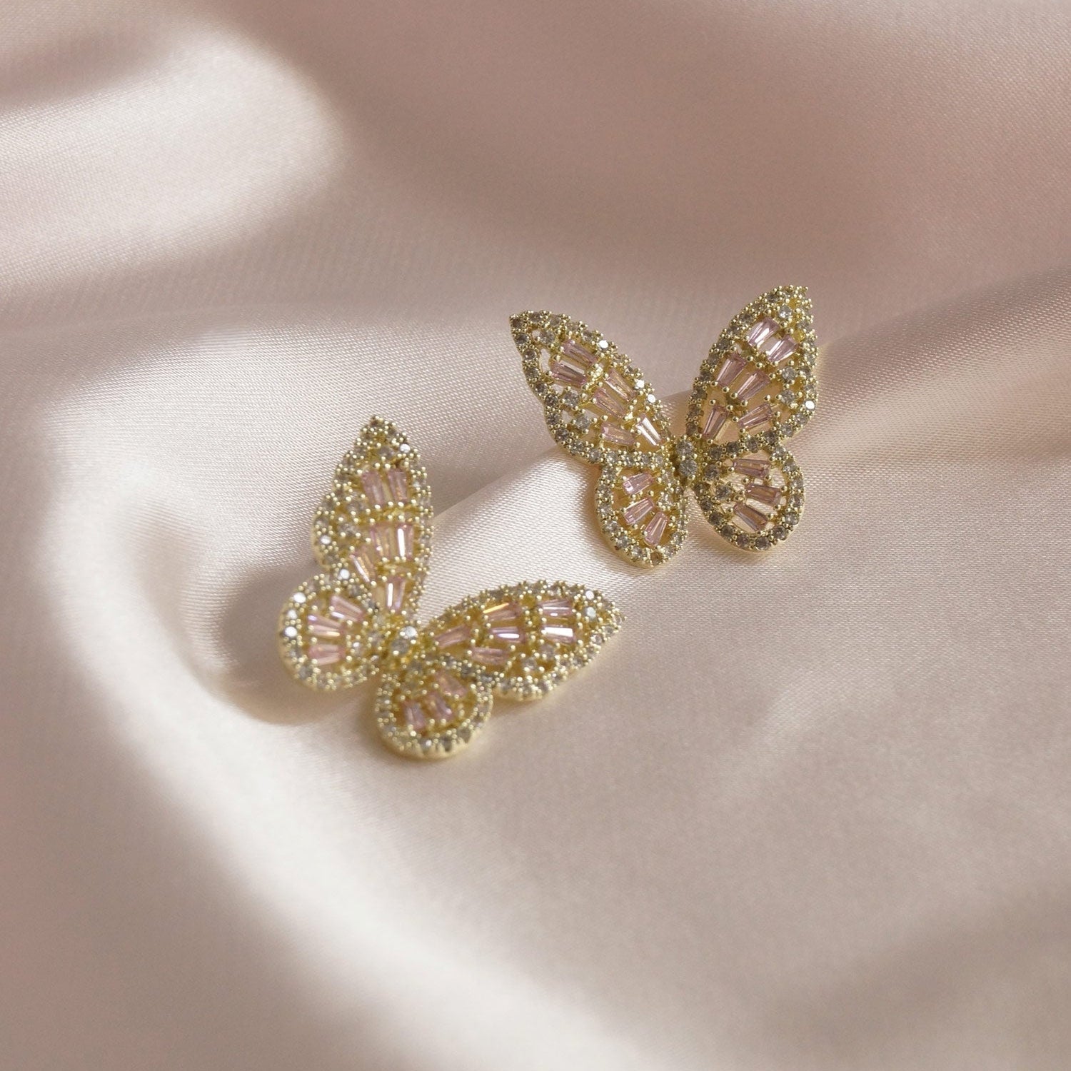 Niamh - Ohrringe mit Schmetterling
