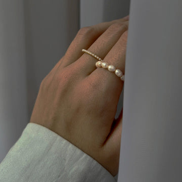 Jane - Ring der Dualität aus Gold und Perlen
