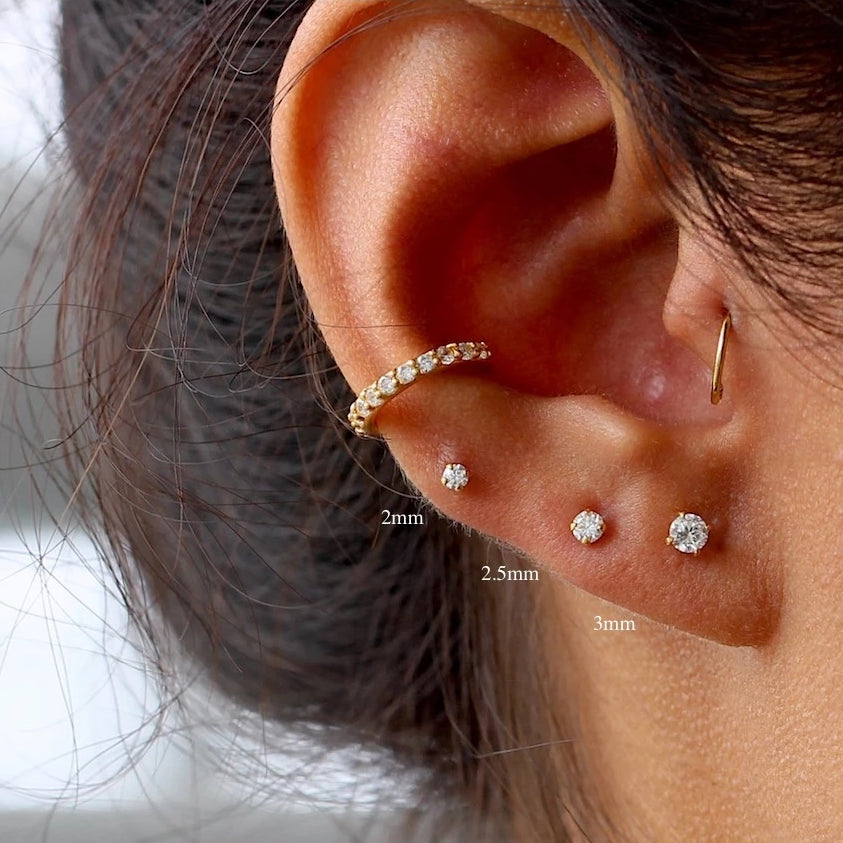 Sloane - Kleine Ohrringe mit 2mm Glanz