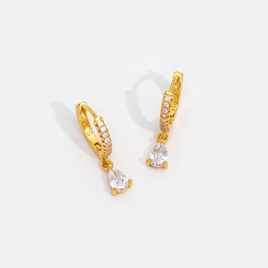 Goldene Ohrringe mit CZ aus hellem Elfenbein